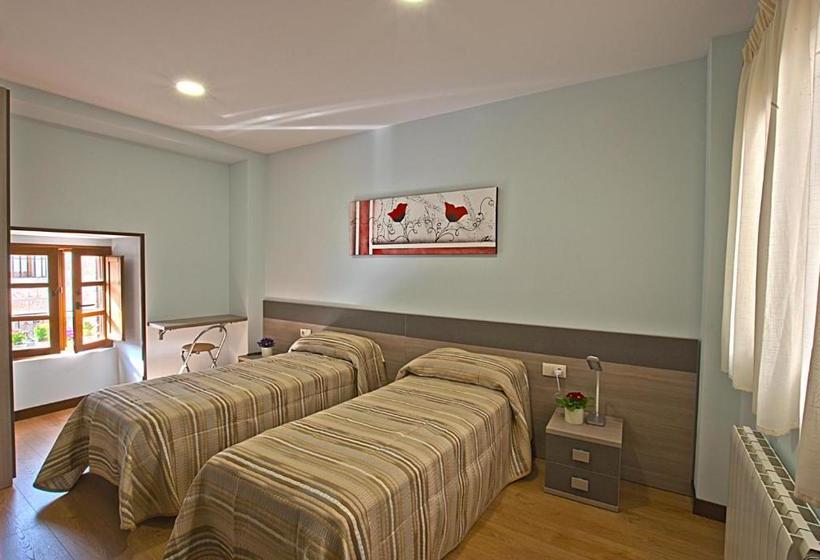 펜션 Hostal Bar Restaurante La Fuente