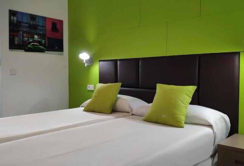 펜션 Huéspedes Sa Font