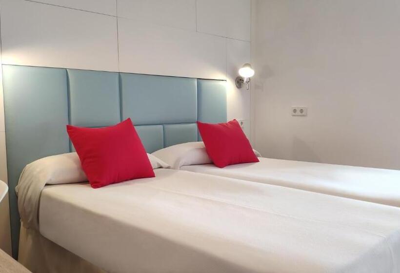 펜션 Huéspedes Sa Font