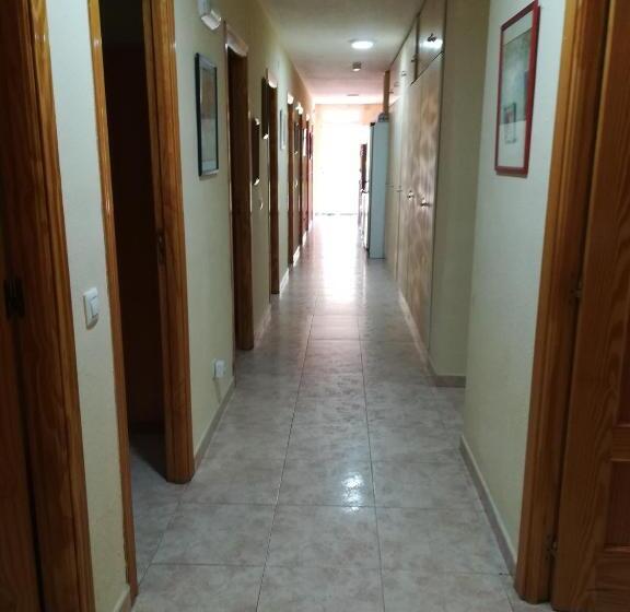 ペンション Hostal Brunete