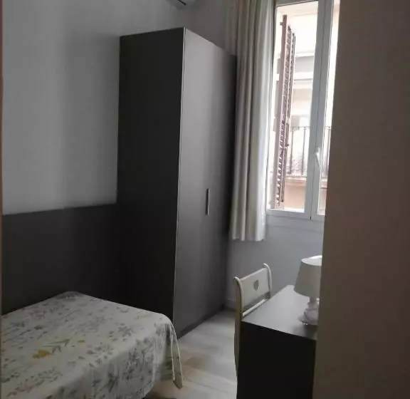 پانسیون Hostal Parellades