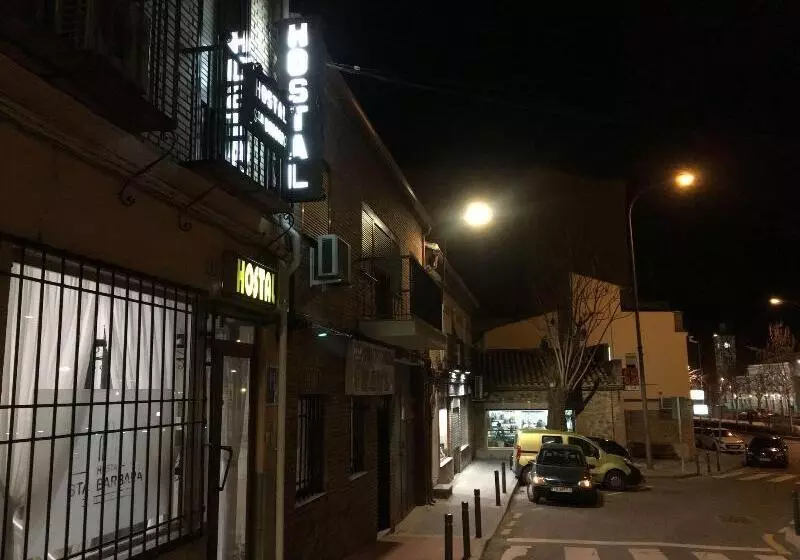 پانسیون Hostal Santa Barbara