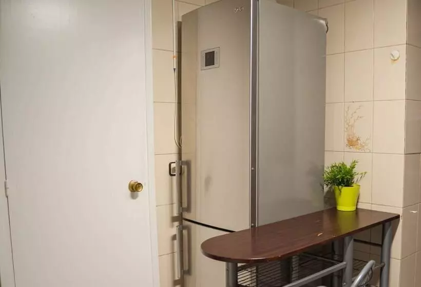 پانسیون Go Bcn Hostal Ideal Badal   Hostel
