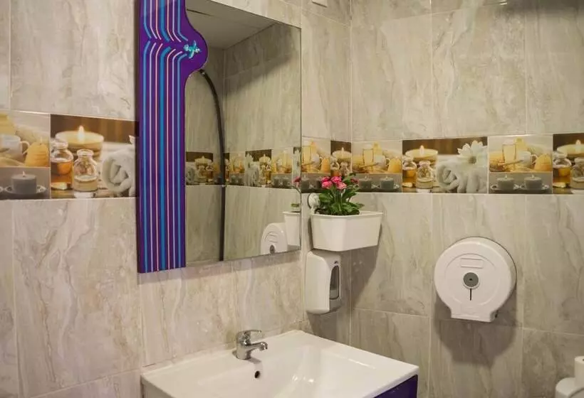 پانسیون Go Bcn Hostal Ideal Badal   Hostel