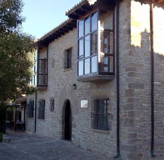 Retkeilymaja Hospedería Villa De Pintano