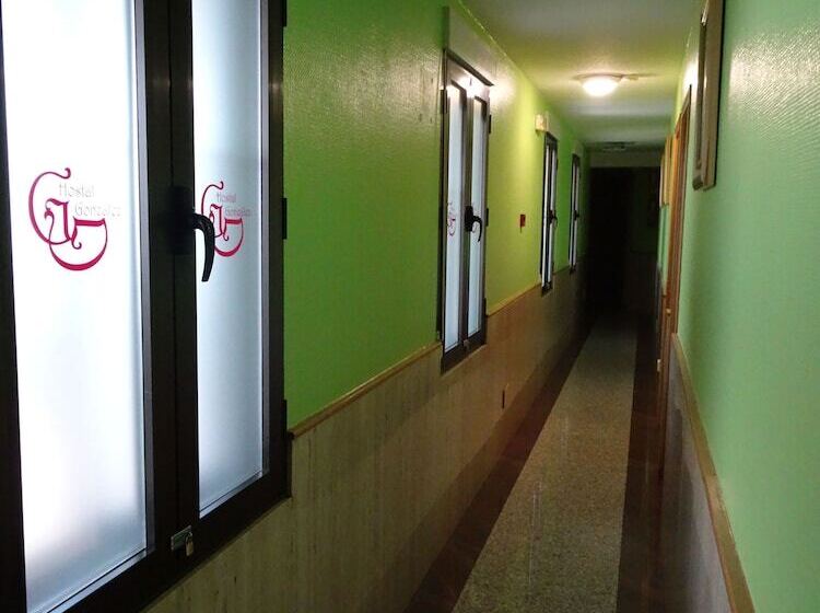 ペンション Hostal González