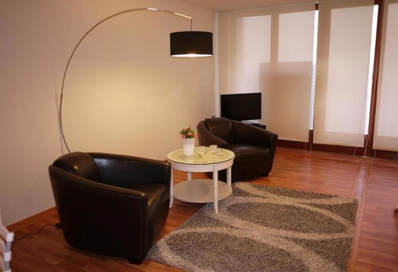 La Portuguesa Apartments