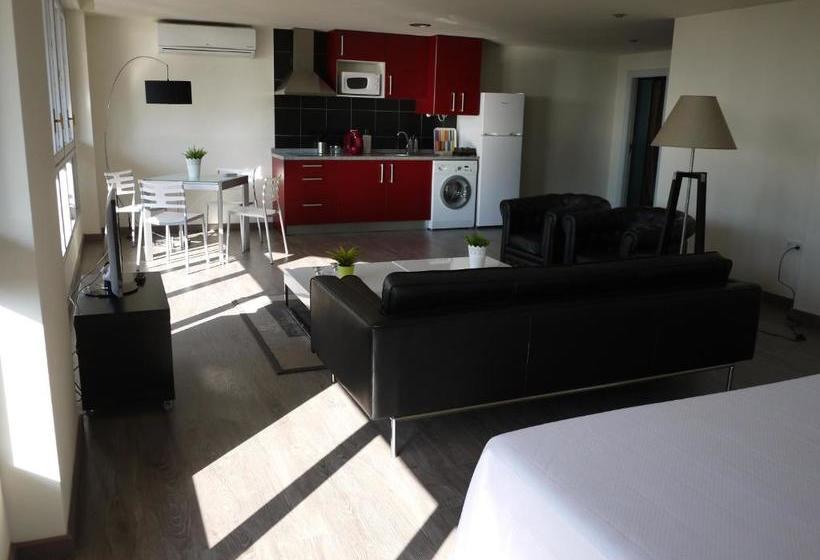 La Portuguesa Apartments