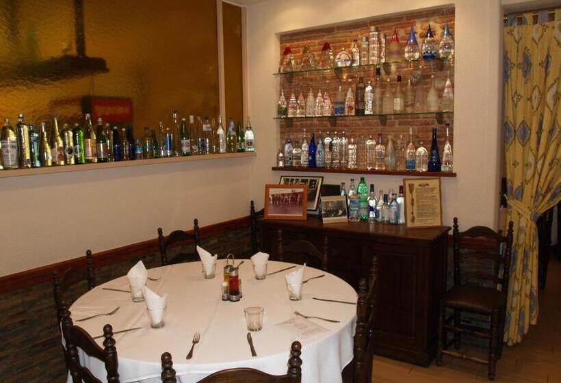 ペンション Hostal Barnes