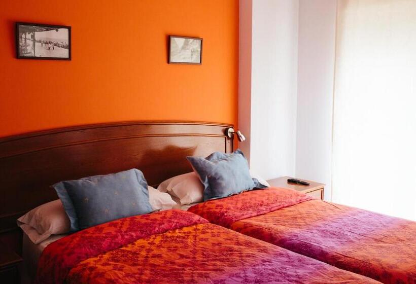 بنسيون Hostal El Puerto