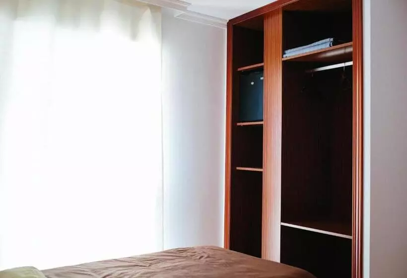 پانسیون Hostal El Puerto
