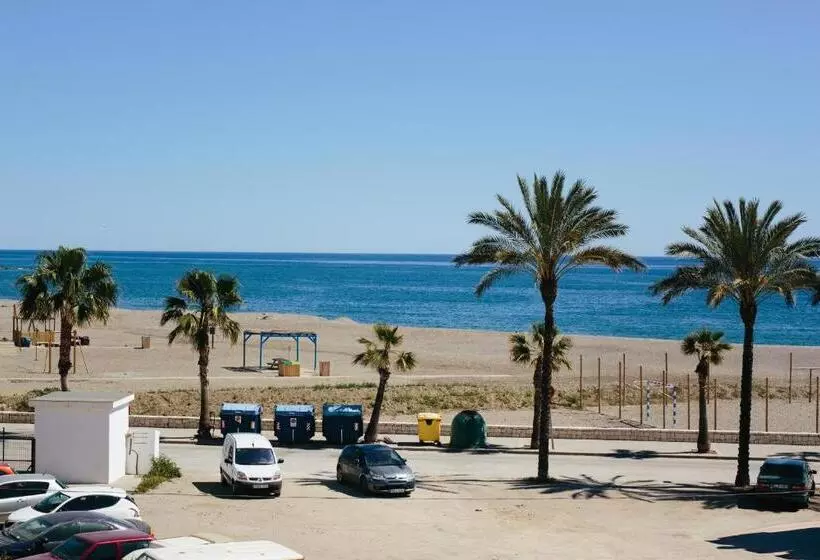 پانسیون Hostal El Puerto