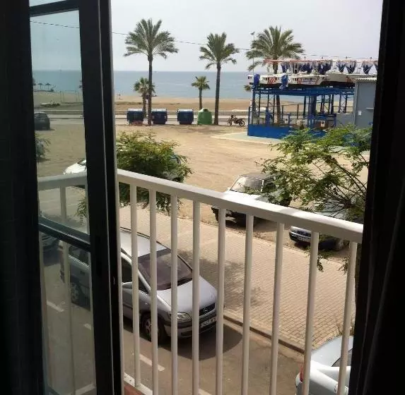 پانسیون Hostal El Puerto