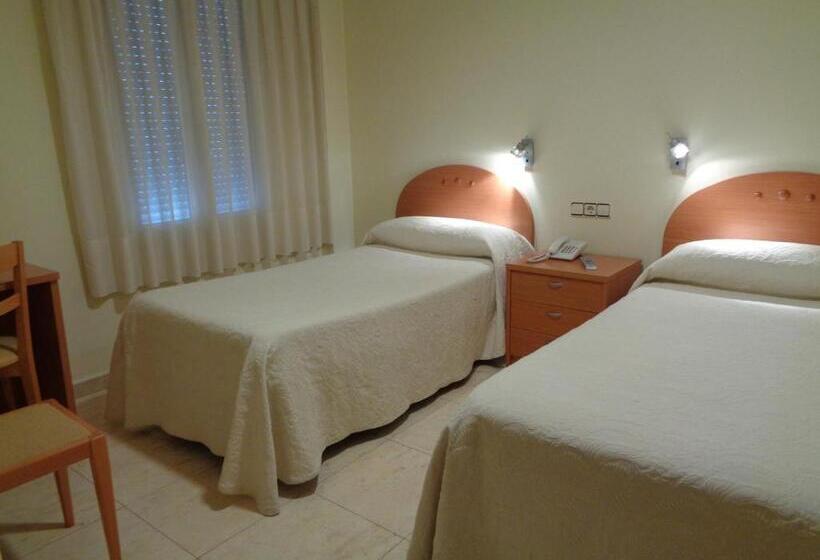 بنسيون Hostal El Retiro