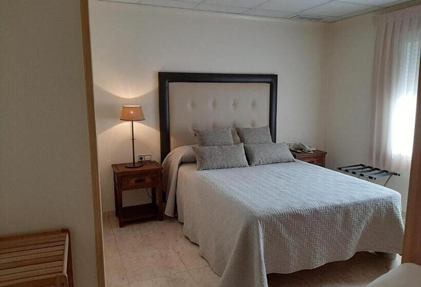 بنسيون Hostal El Retiro