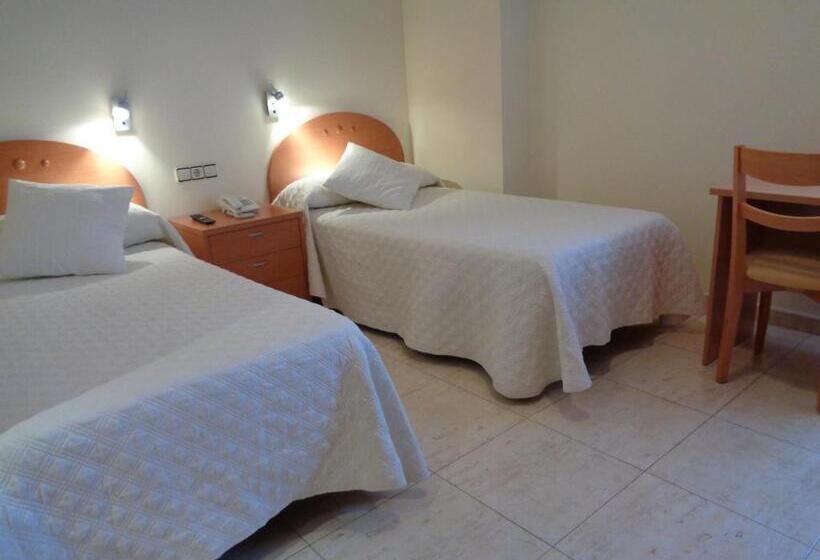 بنسيون Hostal El Retiro