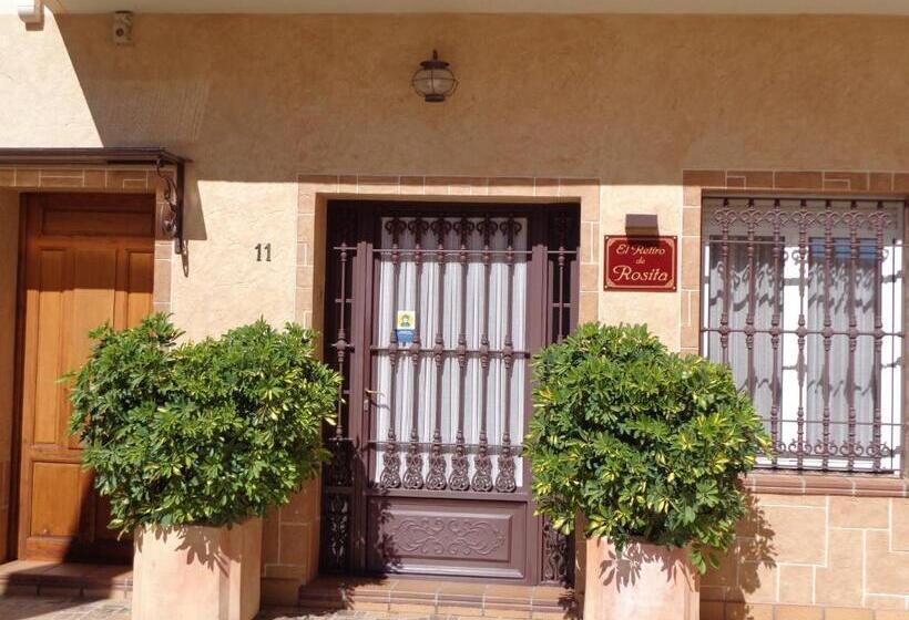 بنسيون Hostal El Retiro