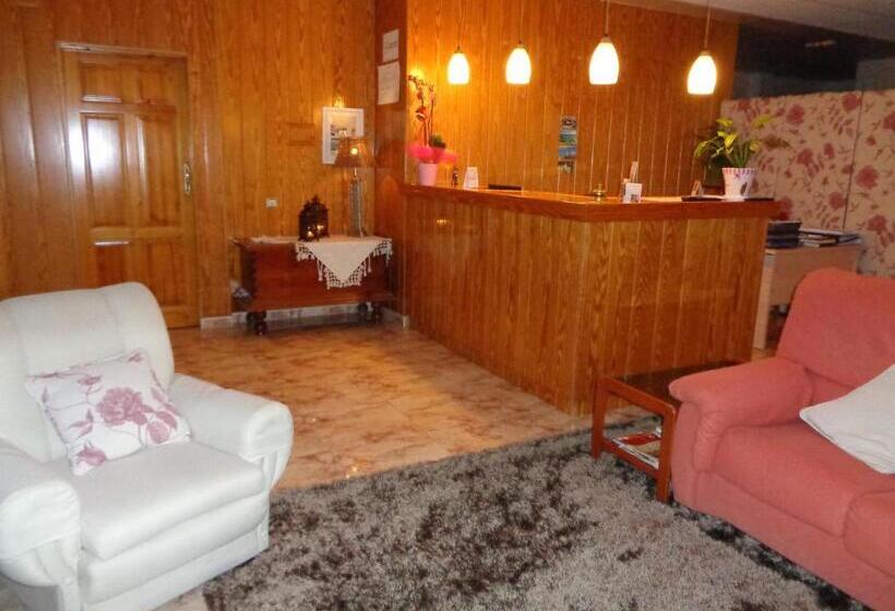 بنسيون Hostal El Retiro