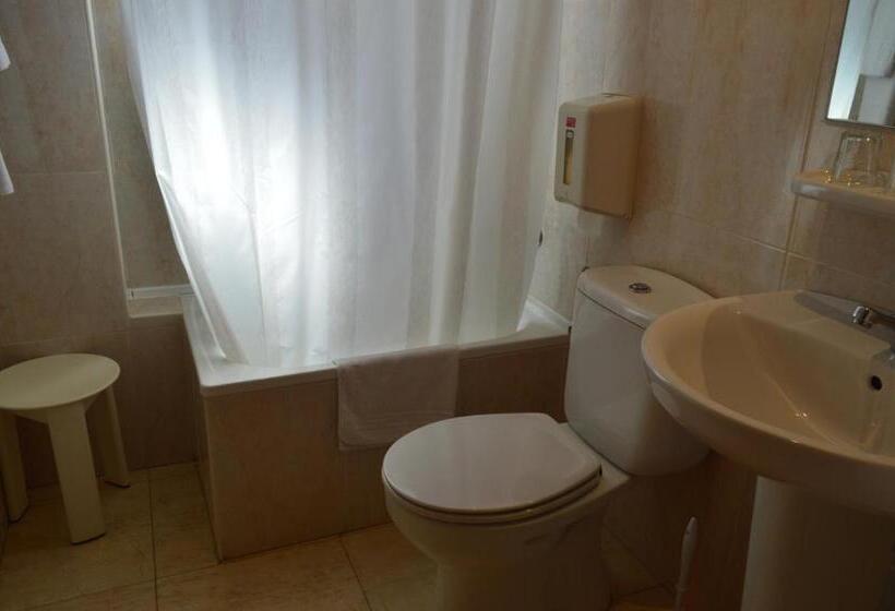 بنسيون Hostal El Retiro