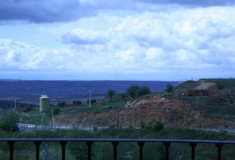 پانسیون Hostal La Balquina