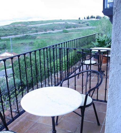 پانسیون Hostal La Balquina