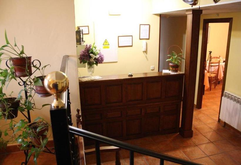 پانسیون Hostal La Balquina