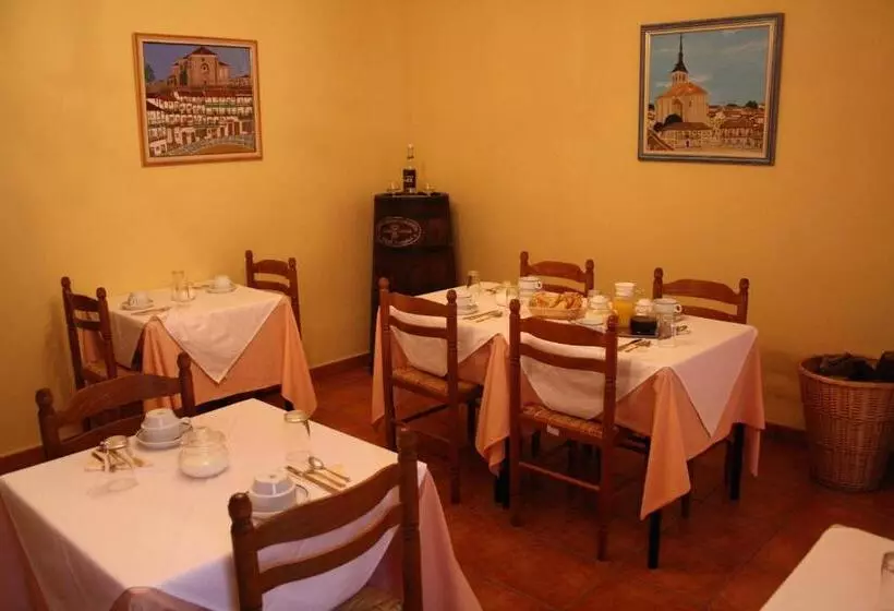 ペンション Hostal La Balquina