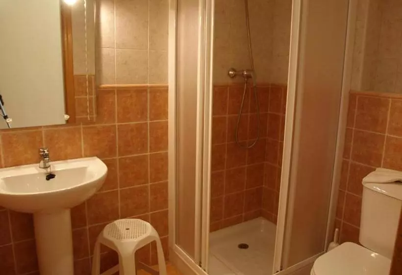 ペンション Hostal Portell