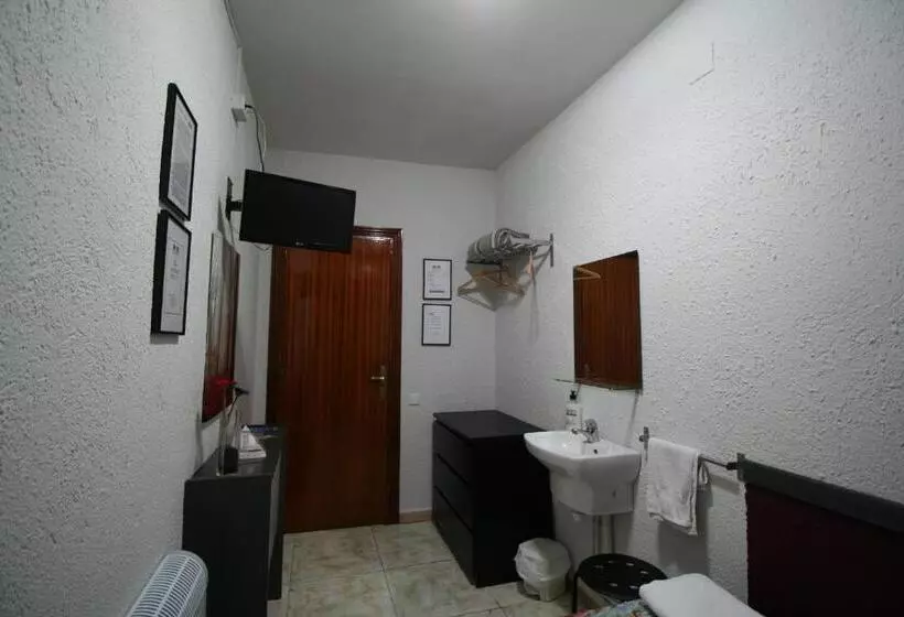 Majatalo Hostal Restaurante Avenida De Madrid