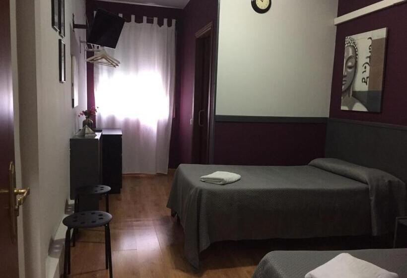 بنسيون Hostal Restaurante Avenida De Madrid