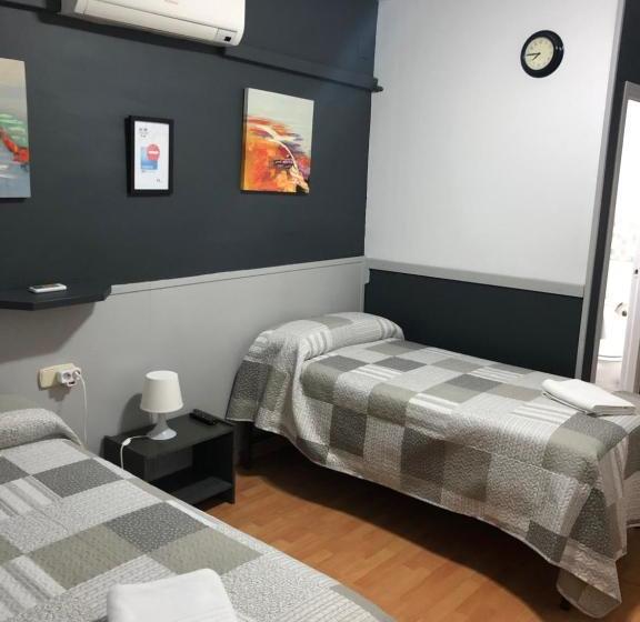 بنسيون Hostal Restaurante Avenida De Madrid