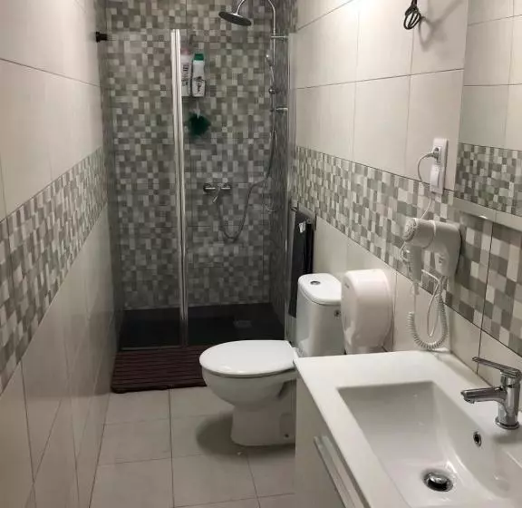 Majatalo Hostal Restaurante Avenida De Madrid