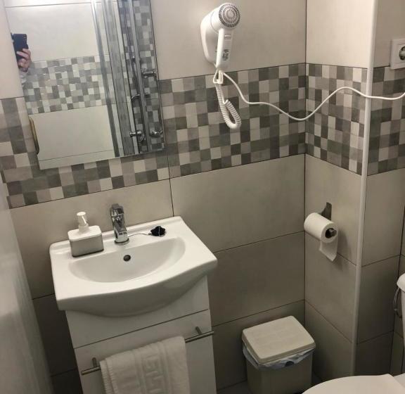 بنسيون Hostal Restaurante Avenida De Madrid