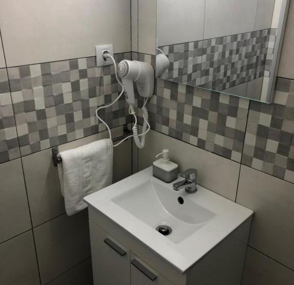 بنسيون Hostal Restaurante Avenida De Madrid