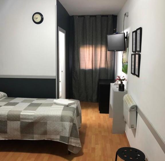 بنسيون Hostal Restaurante Avenida De Madrid