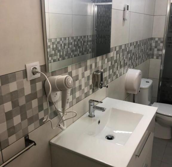 بنسيون Hostal Restaurante Avenida De Madrid