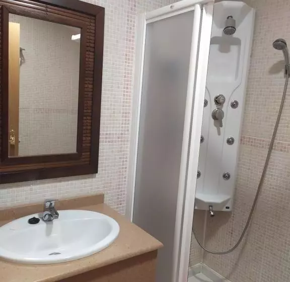 ペンション Hostal Restaurante Bustos