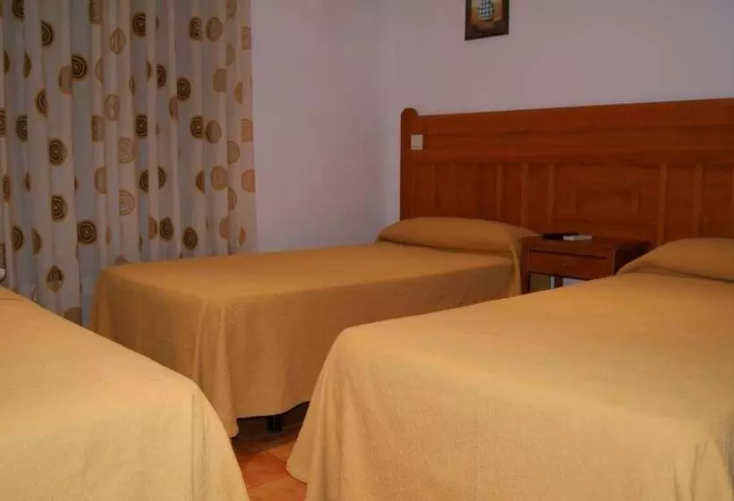 ペンション Hostal Restaurante Bustos