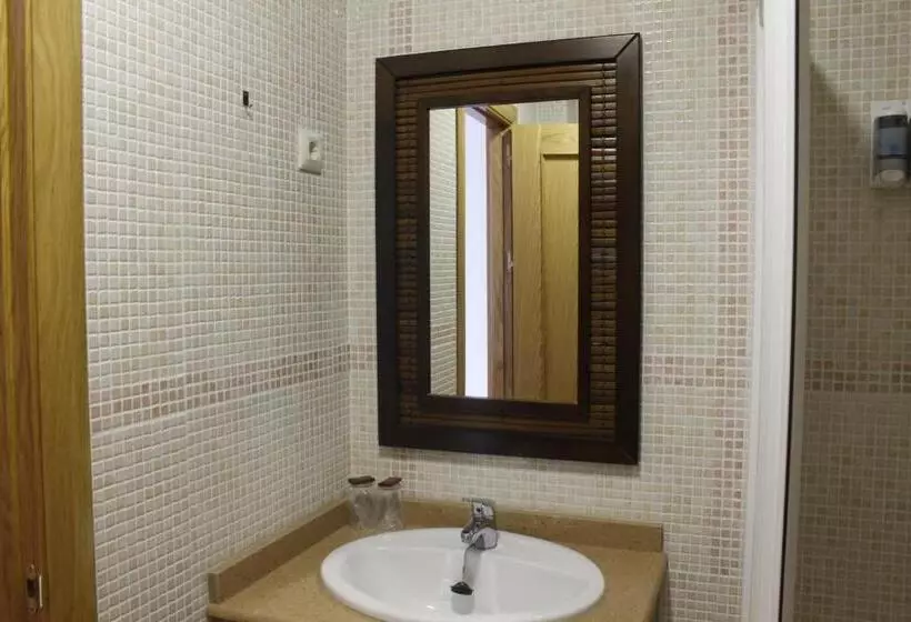 ペンション Hostal Restaurante Bustos