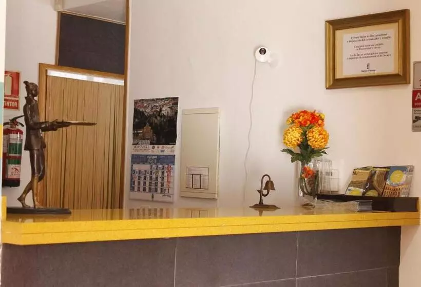 ペンション Hostal Restaurante Bustos