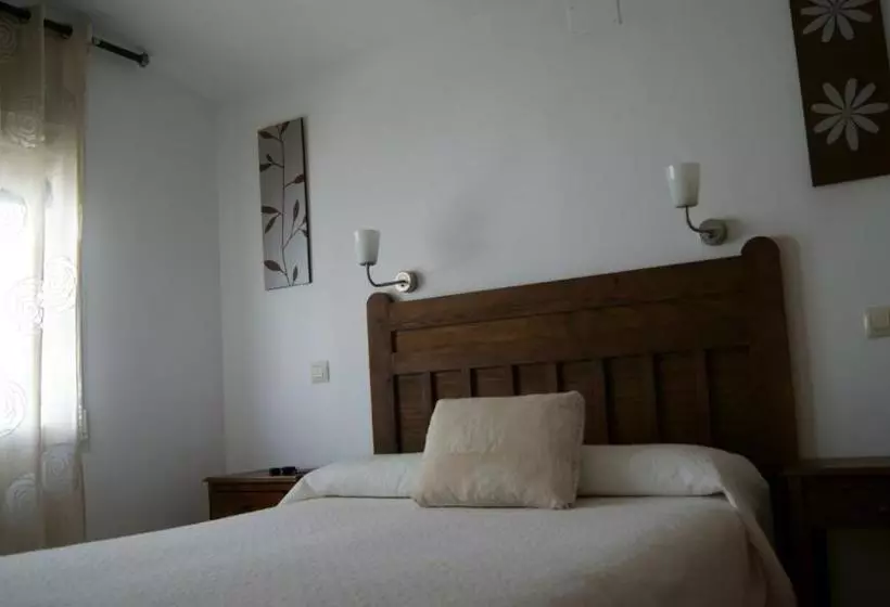 ペンション Hostal Restaurante Bustos