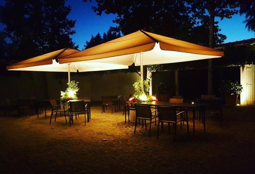 פנסיון Baiona Guesthouse