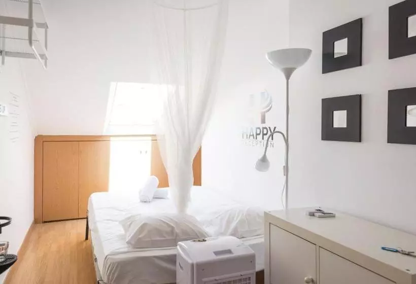 پانسیون Bica Mini Hostel
