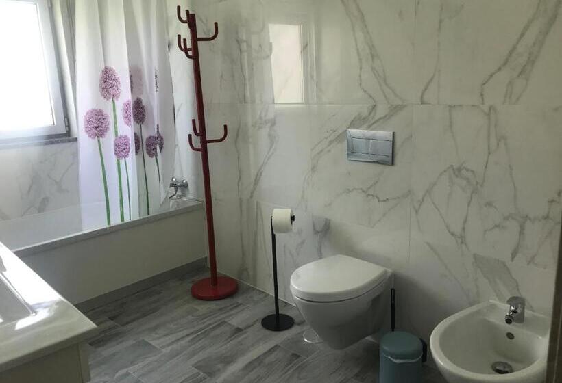 پانسیون Peralux