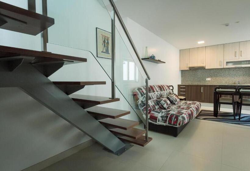 پانسیون Peralux