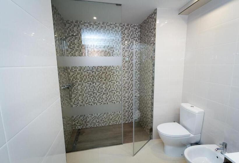 پانسیون Peralux