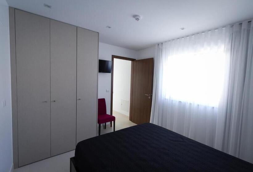 پانسیون Peralux