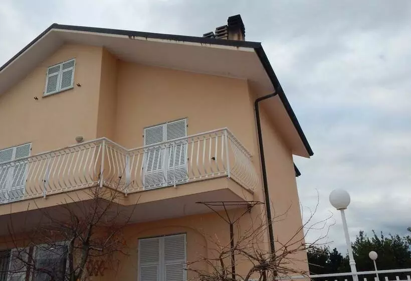 Hotelli Agriturismo Nonna Merj