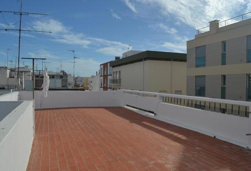 پانسیون Low Cost