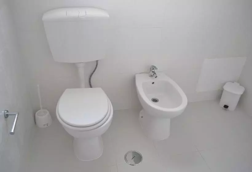 ペンション Low Cost
